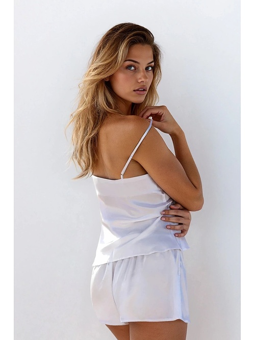 Ślubna satynowa piżama Karen biała krótka