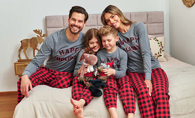 Zlaďte celú rodinu! Pyžamá pre mamu, otca aj deti